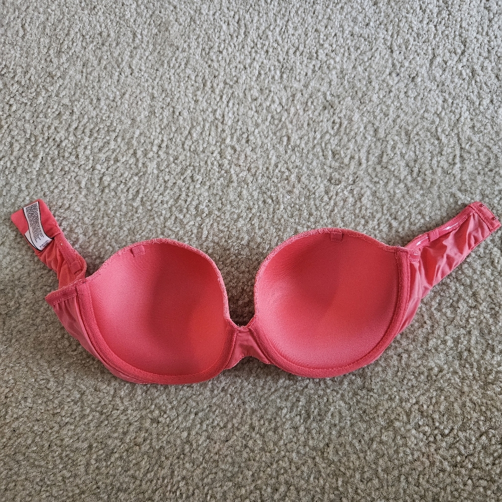 Strapless Lace Victoria Secret Bra - Picture 2 of 3